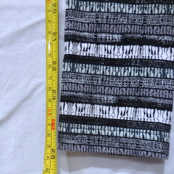 Nike Sportswear Leg-A-See Printed Leggings in Black White Women’s Size S - Picture 5 of 7